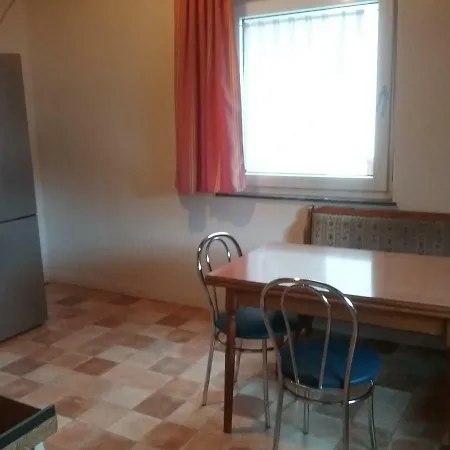 Pension Ehringshausen Гостевой дом *