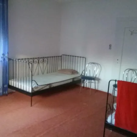 Pension Ehringshausen Гостевой дом *